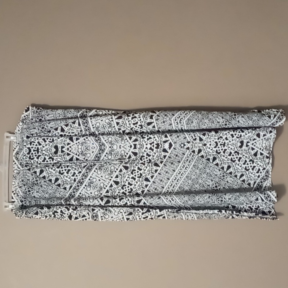 Faded Glory Black/White Design Skirt w Front Tie and Side Slits XXL